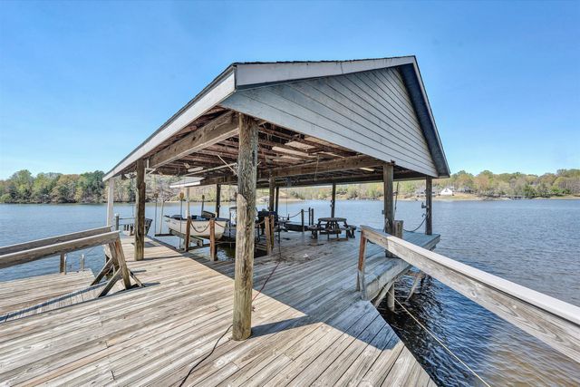 143 Charlotte LN, Hardy, VA 24101