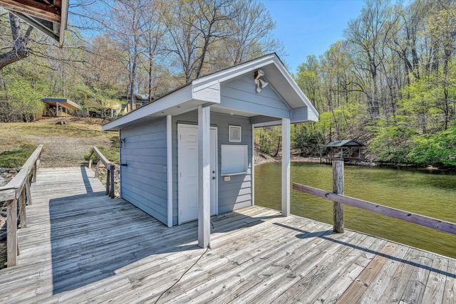 143 Charlotte LN, Hardy, VA 24101