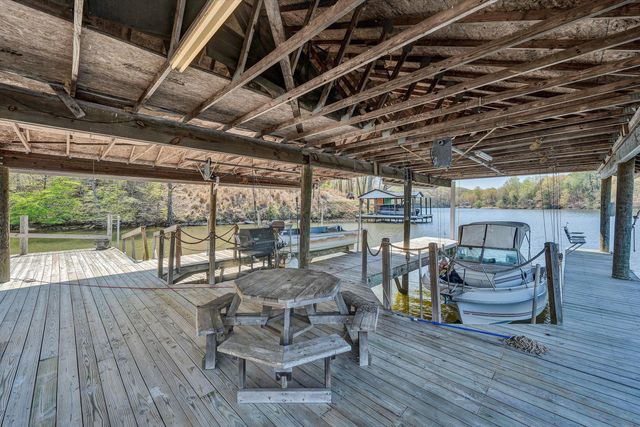 143 Charlotte LN, Hardy, VA 24101