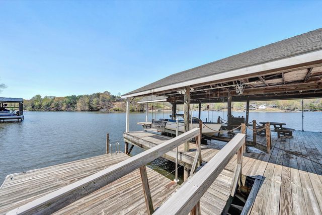 143 Charlotte LN, Hardy, VA 24101