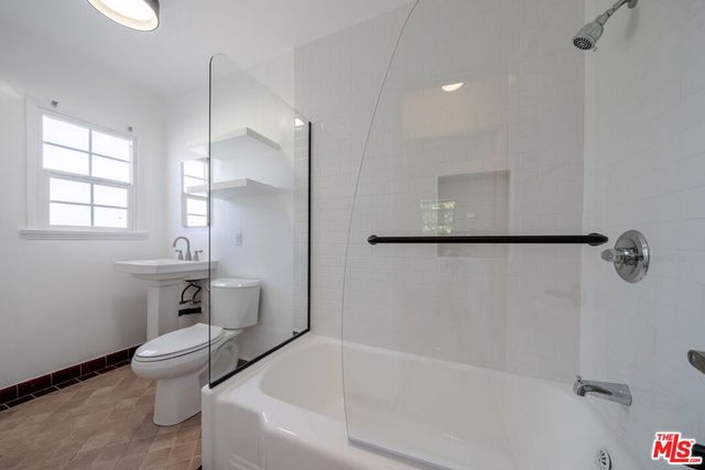 823 Highland Avenue 10, Glendale, CA 91202