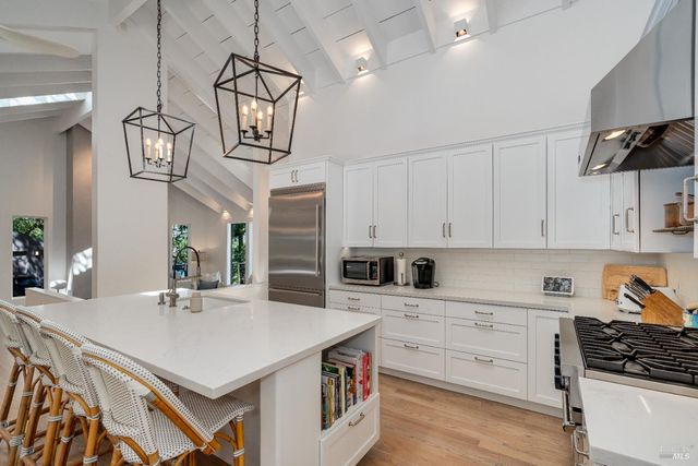 807 Wild Oak Dr, Santa Rosa, CA 95409