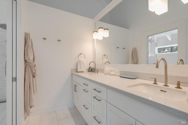 807 Wild Oak Dr, Santa Rosa, CA 95409