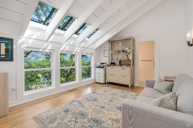 807 Wild Oak Dr, Santa Rosa, CA 95409