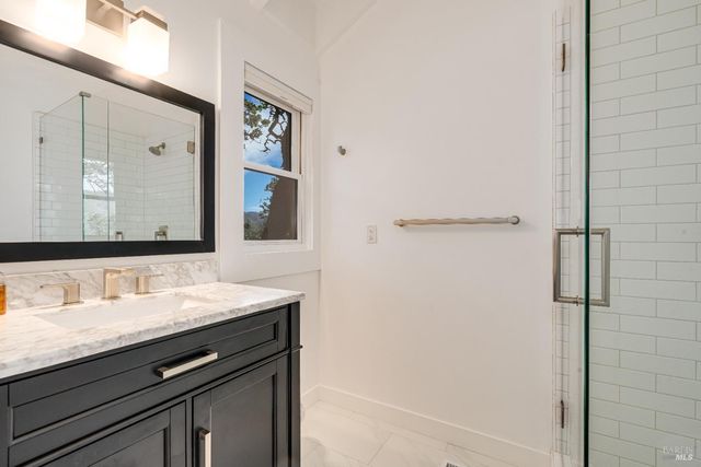 807 Wild Oak Dr, Santa Rosa, CA 95409