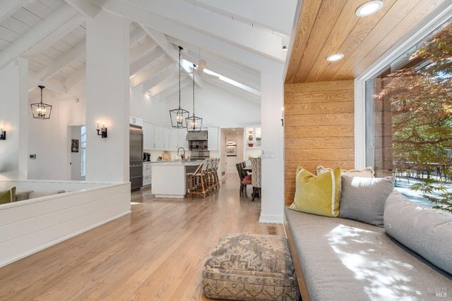 807 Wild Oak Dr, Santa Rosa, CA 95409