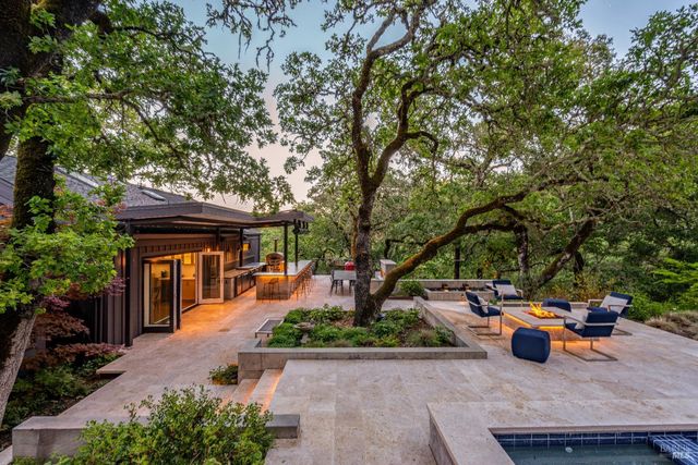 807 Wild Oak Dr, Santa Rosa, CA 95409