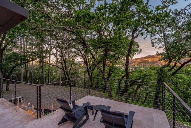 807 Wild Oak Dr, Santa Rosa, CA 95409