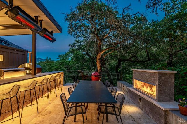 807 Wild Oak Dr, Santa Rosa, CA 95409