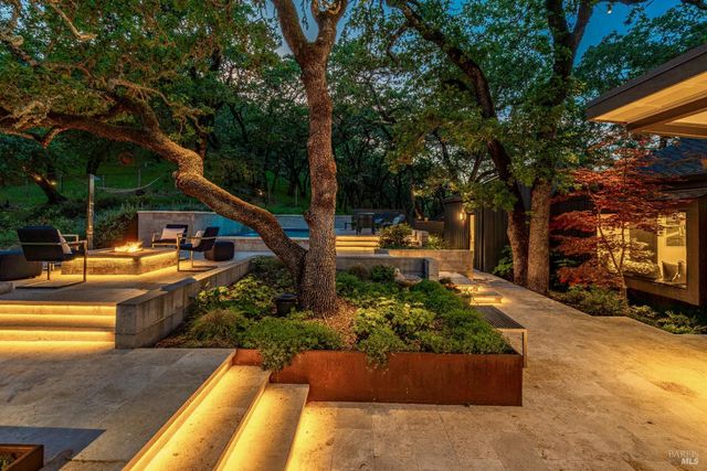 807 Wild Oak Dr, Santa Rosa, CA 95409