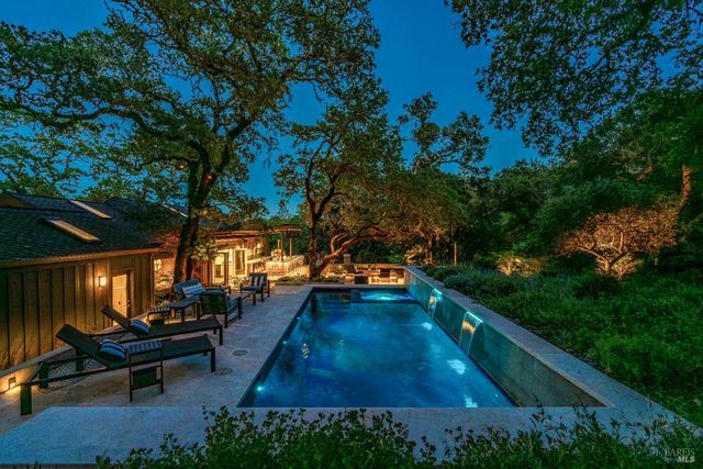 807 Wild Oak Dr, Santa Rosa, CA 95409