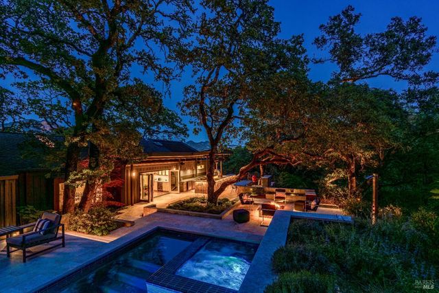 807 Wild Oak Dr, Santa Rosa, CA 95409