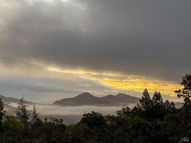 807 Wild Oak Dr, Santa Rosa, CA 95409