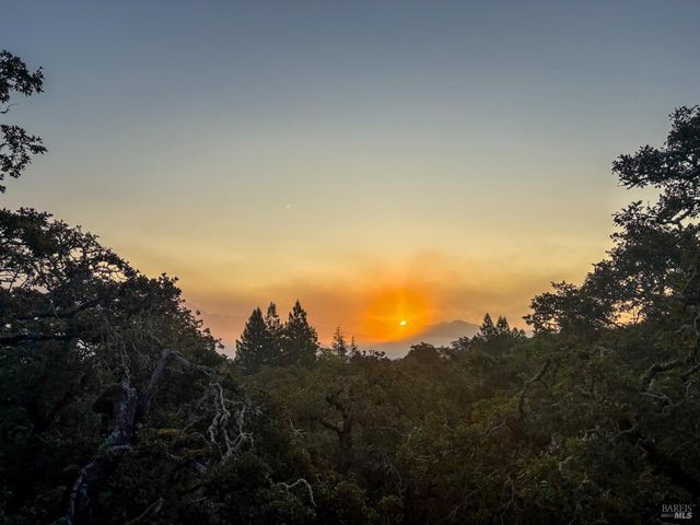 807 Wild Oak Dr, Santa Rosa, CA 95409