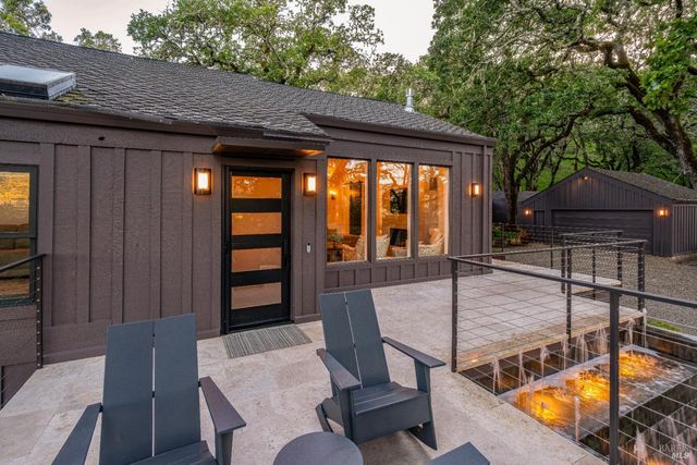 807 Wild Oak Dr, Santa Rosa, CA 95409