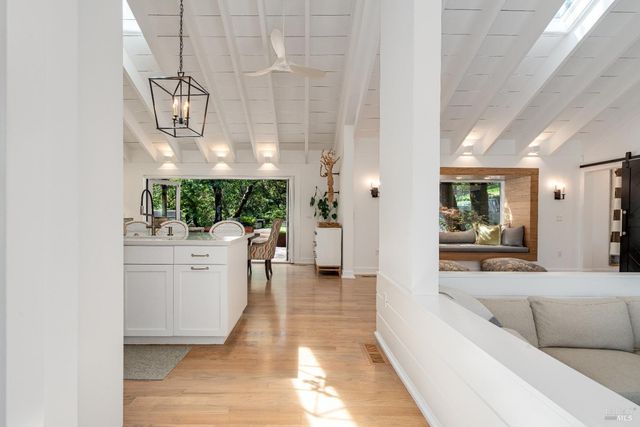 807 Wild Oak Dr, Santa Rosa, CA 95409