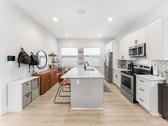 2401 AMHERST AVENUE, Orlando, FL 32804