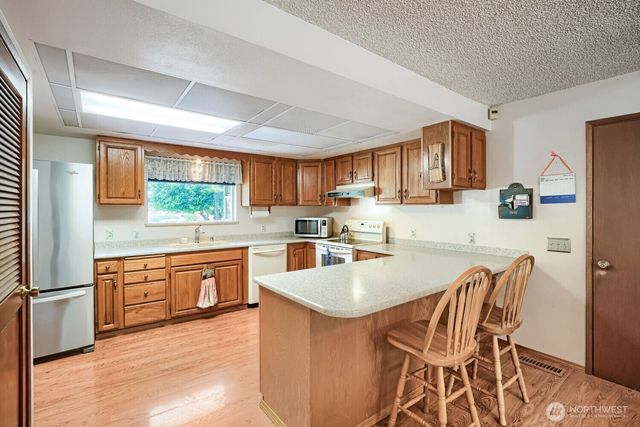 16108 43rd Street E, Sumner, WA 98391