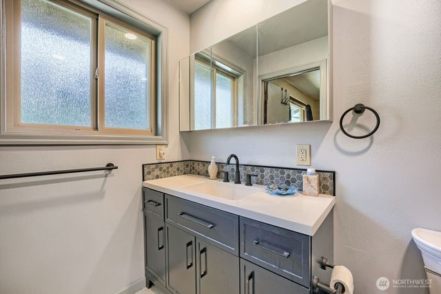 16108 43rd Street E, Sumner, WA 98391