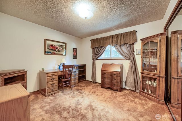 16108 43rd Street E, Sumner, WA 98391