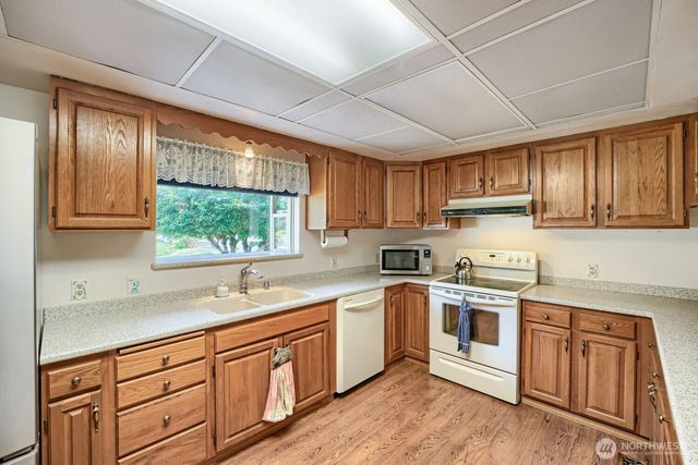 16108 43rd Street E, Sumner, WA 98391