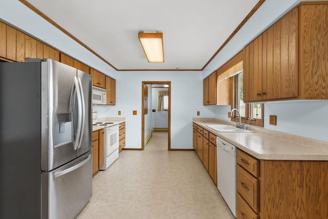 1756 SOUTHLAND AVENUE, Oshkosh, WI 54902