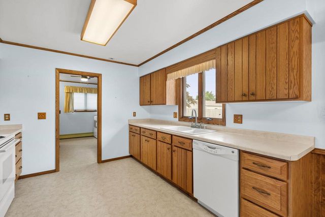 1756 SOUTHLAND AVENUE, Oshkosh, WI 54902