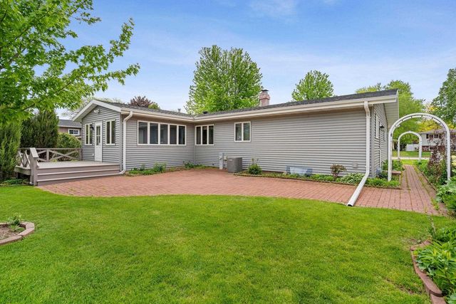 1756 SOUTHLAND AVENUE, Oshkosh, WI 54902
