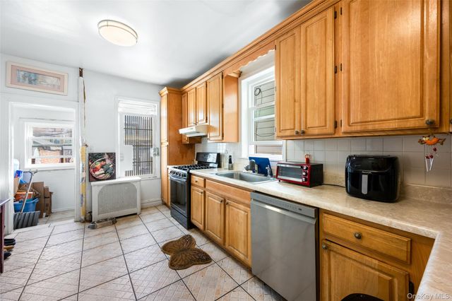 2565 99th Street, East Elmhurst, NY 11369