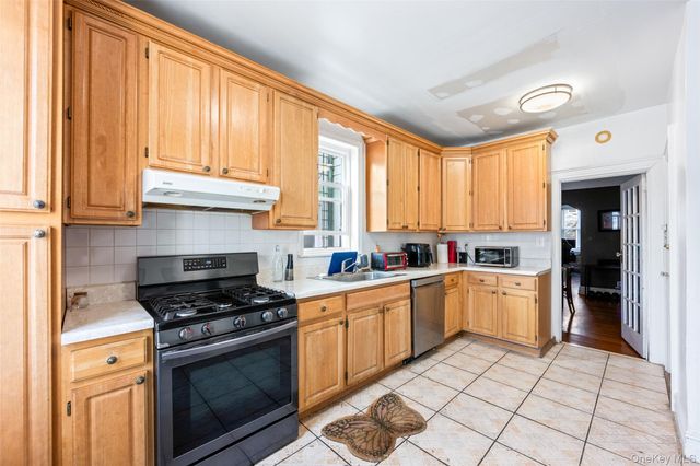 2565 99th Street, East Elmhurst, NY 11369