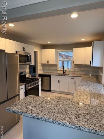 6550 Golfview Street, Garden City, MI 48135