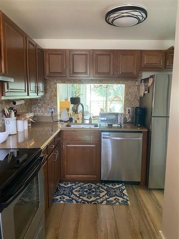 9420 Poinciana Place 214, Davie, FL 33324