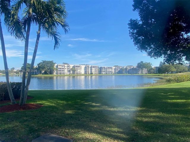 9420 Poinciana Place 214, Davie, FL 33324