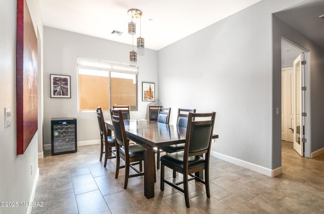 6615 W Red Hawk Place, Marana, AZ 85658