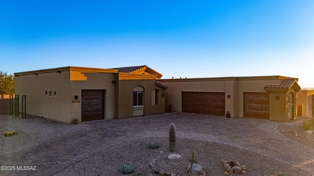 6615 W Red Hawk Place, Marana, AZ 85658