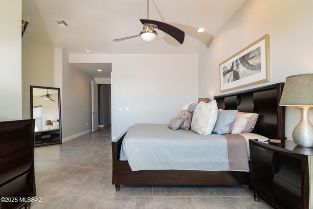 6615 W Red Hawk Place, Marana, AZ 85658