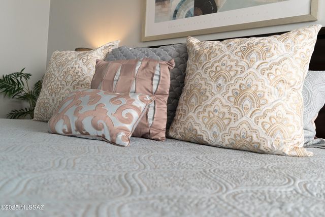 6615 W Red Hawk Place, Marana, AZ 85658