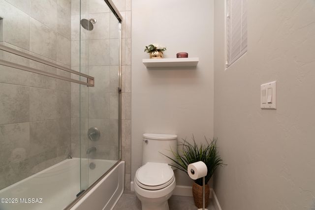 6615 W Red Hawk Place, Marana, AZ 85658