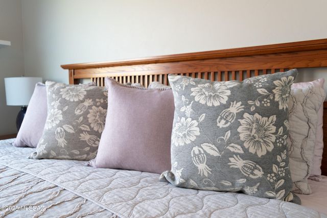 6615 W Red Hawk Place, Marana, AZ 85658