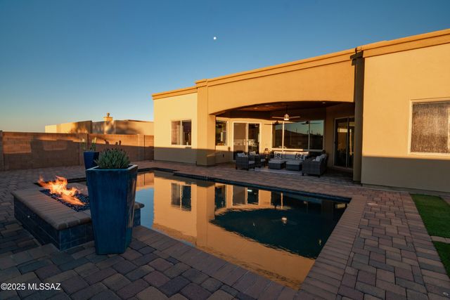6615 W Red Hawk Place, Marana, AZ 85658