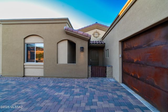 6615 W Red Hawk Place, Marana, AZ 85658