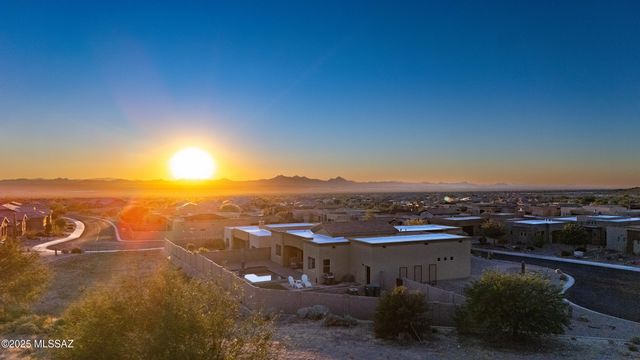 6615 W Red Hawk Place, Marana, AZ 85658