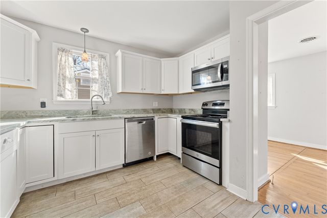 2212 Oakwood Ln, Henrico, VA 23228