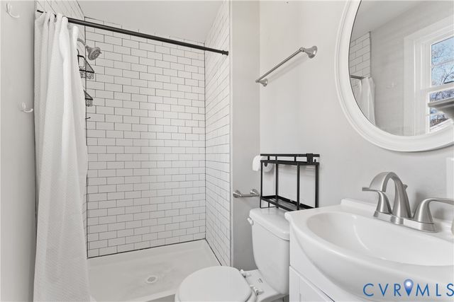 2212 Oakwood Ln, Henrico, VA 23228