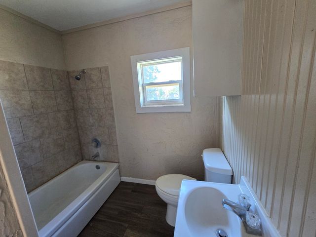 711 Fresno, Plainview, TX 79072