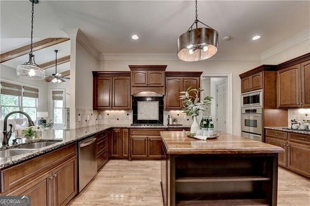 420 Lafayette Close, Roswell, GA 30075
