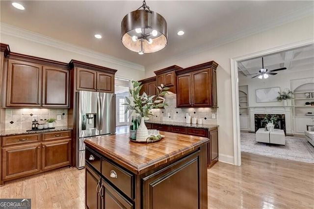 420 Lafayette Close, Roswell, GA 30075