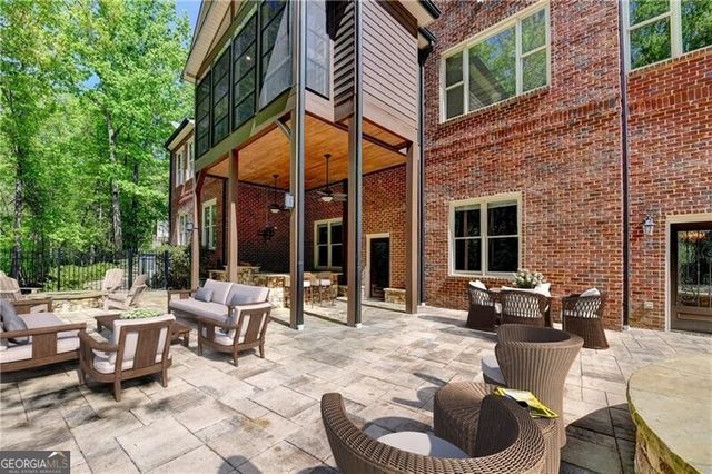 420 Lafayette Close, Roswell, GA 30075