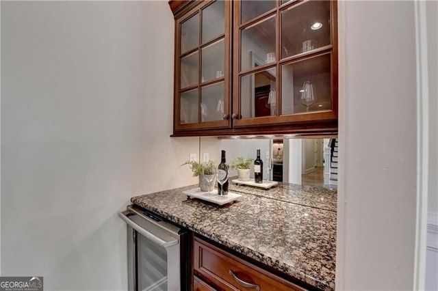 420 Lafayette Close, Roswell, GA 30075