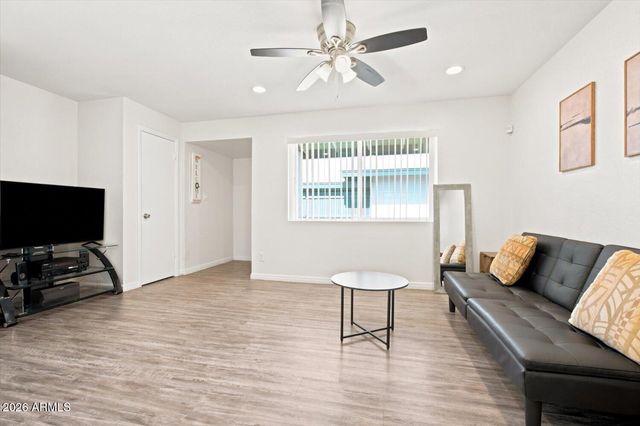 515 W PEBBLE BEACH Drive, Tempe, AZ 85282